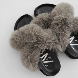 NWT Zara Gray Faux Fur Low Heel Platform Sandals